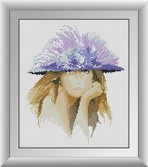 30939 Девушка в фиолетовой шляпке. Dream Art. Набор алмазной живописи (квадратные, полная) в интернет-магазине "Я - Picasso"