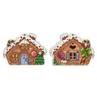Пряничный домик Набор для вышивания крестиком новогодней игрушки Classic Design 8313 в интернет-магазине "Я - Picasso"